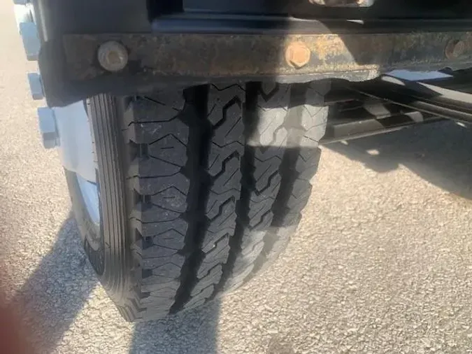 2018 Isuzu NPR770b494b6f39327927d5bd70b08f66ef