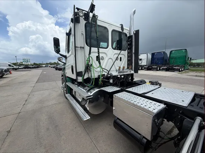 2021 Freightliner Cascadia 126