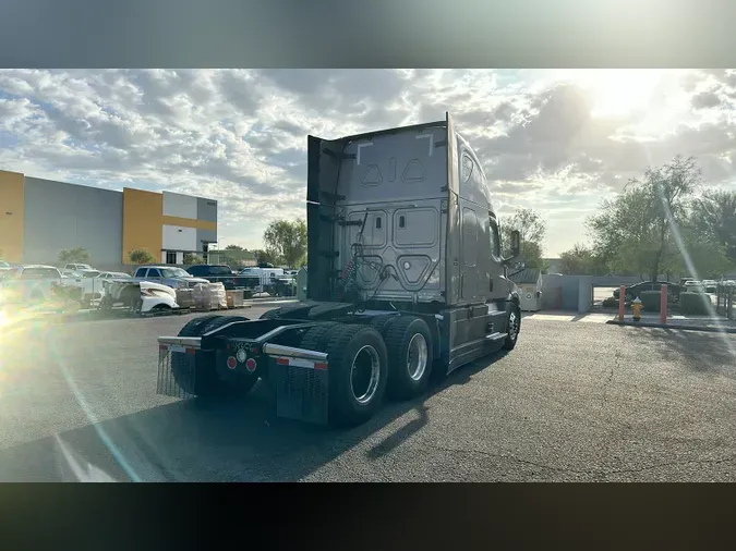 2023 Freightliner Cascadia