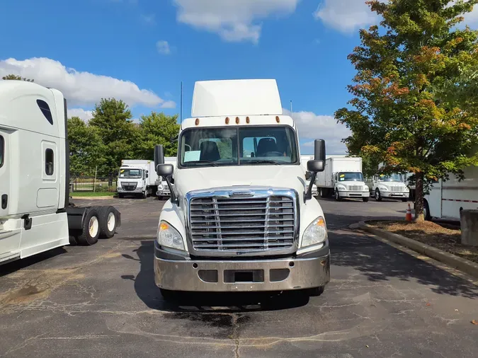 2016 FREIGHTLINER/MERCEDES CASCADIA 125