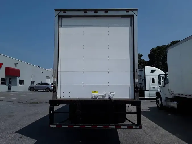 2019 FREIGHTLINER M2 106