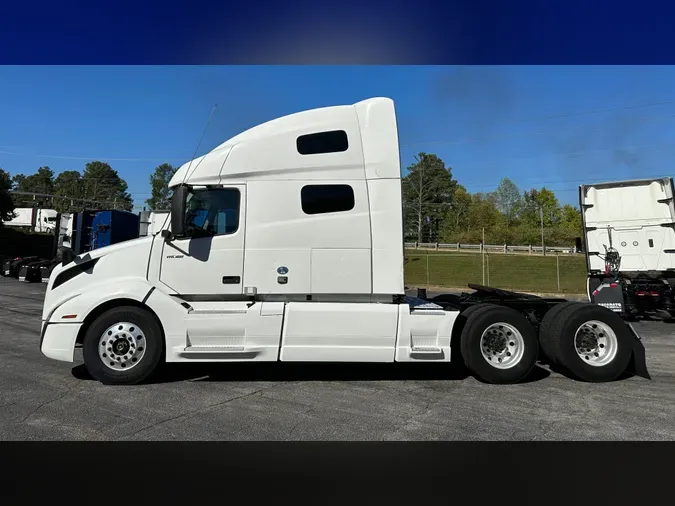 2019 VOLVO VNL64T760