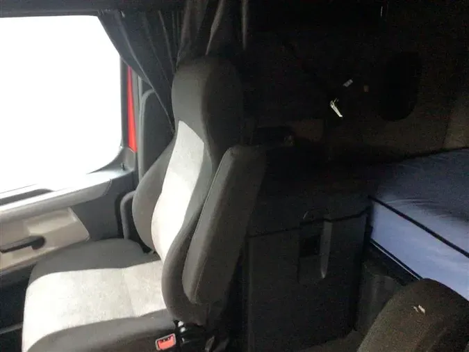 2020 FREIGHTLINER CASCADIA