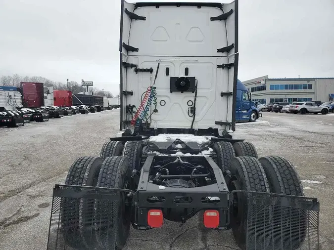 2023 FREIGHTLINER Cascadia 126