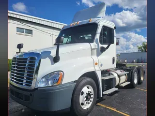 2014 FREIGHTLINER/MERCEDES CASCADIA 125