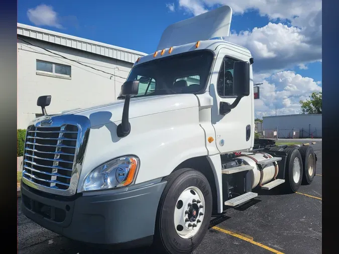 2014 FREIGHTLINER/MERCEDES CASCADIA 1257716ebef37dde98ca80da8e6e82e1436