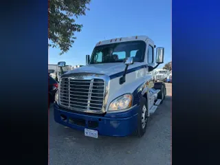 2018 FREIGHTLINER/MERCEDES CASCADIA 125