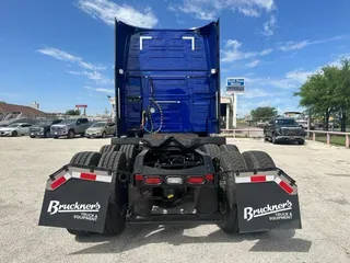 2024 VOLVO VNL64T860