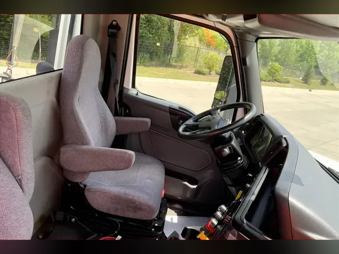 2019 INT LT625 6x4