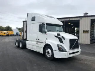 2016 VOLVO VNL64670