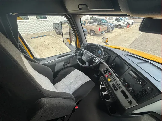 2022 Freightliner Cascadia 126771ce0c321153cebfa35c0faab33f527