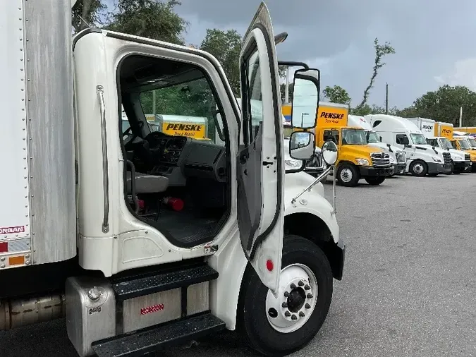 2016 FREIGHTLINER M2