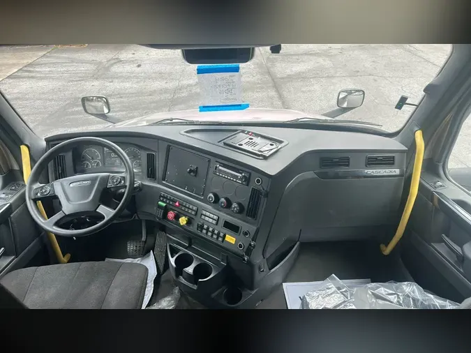 2024 Freightliner Cascadia 126