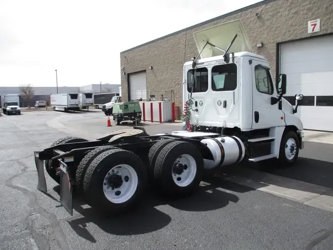 2018 FREIGHTLINER/MERCEDES CASCADIA 125