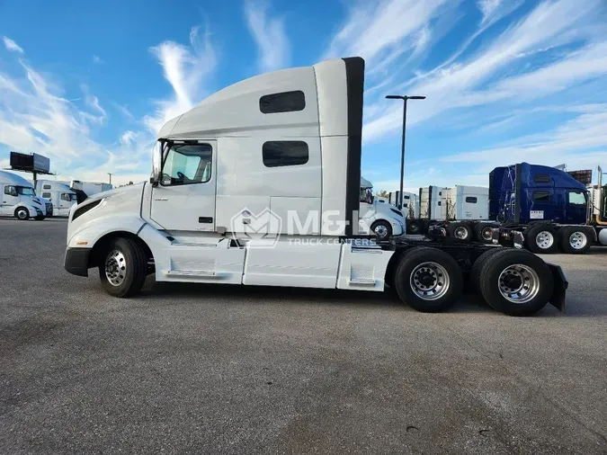 2020 VOLVO VNL64T760