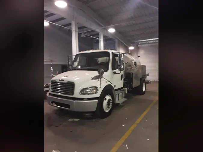 2016 Freightliner M2 10677292bed3b59bd34016390911d09f00b
