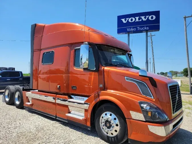 2016 VOLVO VNL64T730