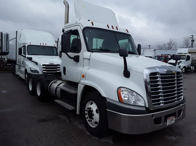 2014 FREIGHTLINER/MERCEDES CASCADIA 125772b2514f839af5e93330c2ec70ef380