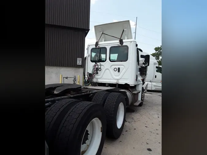 2018 FREIGHTLINER/MERCEDES CASCADIA 125