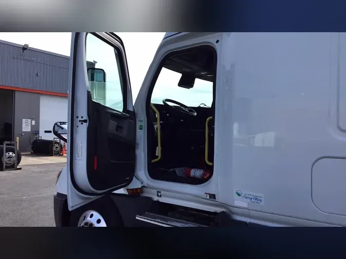 2022 Freightliner Cascadia 126