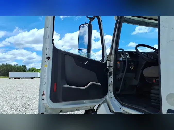2020 Volvo VNL300