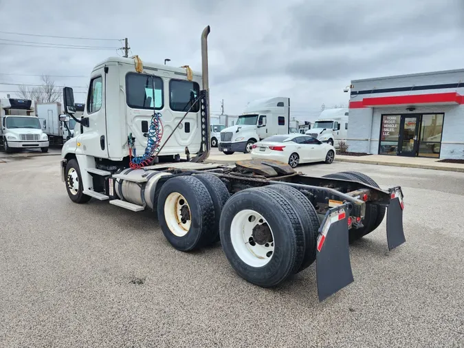 2014 FREIGHTLINER/MERCEDES COLUMBIA 120