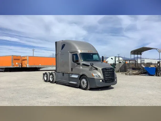 2020 Freightliner Cascadia7738b69a609fa3909b1a14a293e95d8f