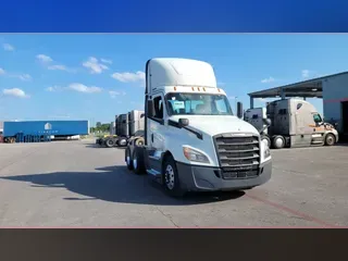 2019 Freightliner Cascadia 126