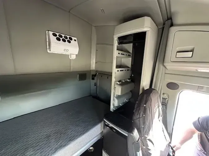 2021 Kenworth T680773c5a52c7a01d378d32124555486325