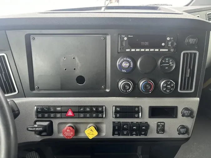 2022 Freightliner Cascadia 126