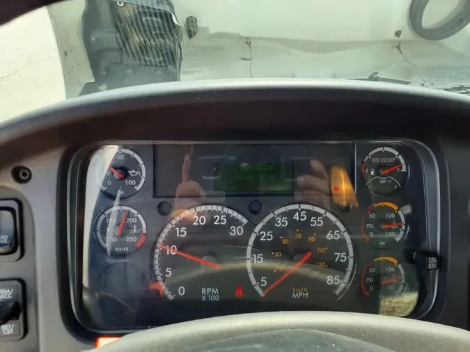 2019 FREIGHTLINER/MERCEDES M2 106