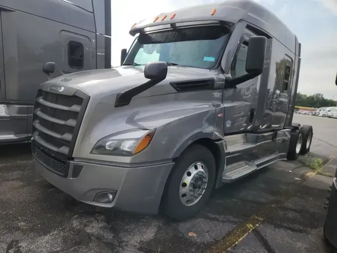 2024 Freightliner Cascadia&reg; Sleeper Cab 126" BBC 72" XT774121c796260f2144ff5898850c808a