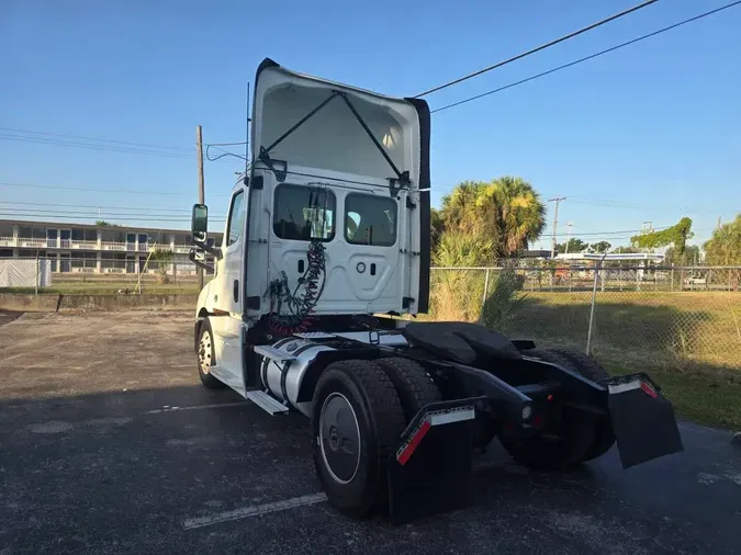 2020 FREIGHTLINER/MERCEDES NEW CASCADIA 116774179d3c25bff2d57e487b73d7b9cb2