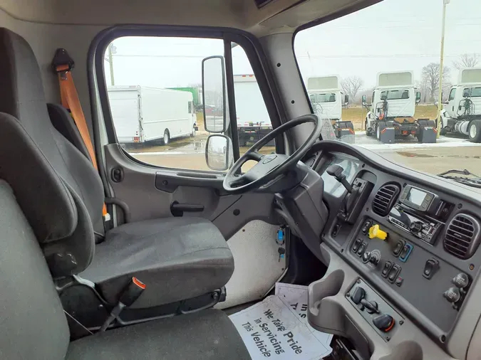 2018 FREIGHTLINER/MERCEDES M2 106