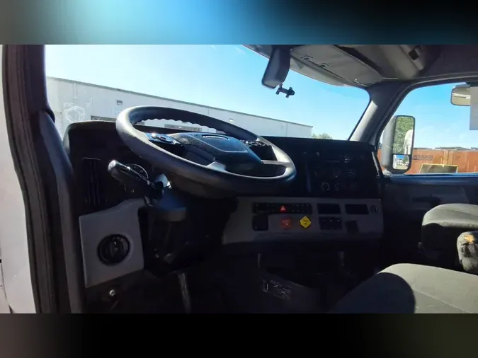2019 Freightliner Cascadia 126