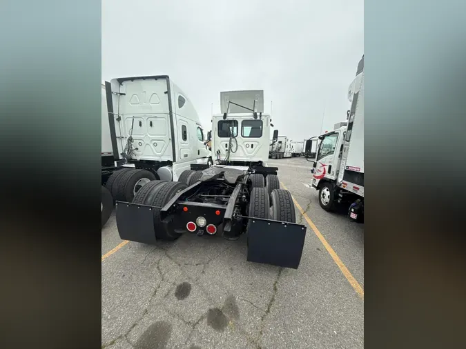 2018 FREIGHTLINER/MERCEDES CASCADIA 125