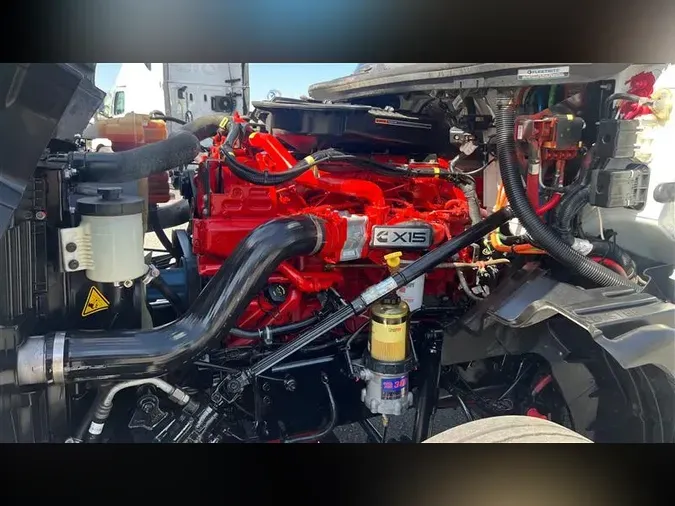 2021 INTERNATIONAL LT