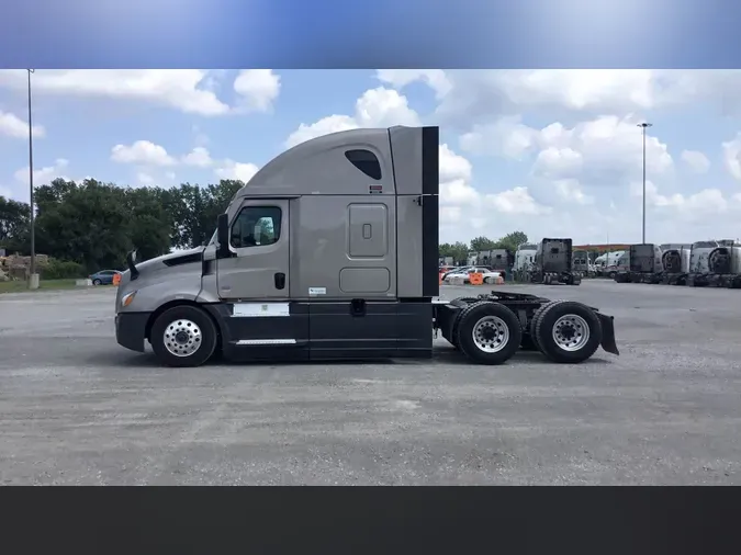 2024 Freightliner Cascadia 126