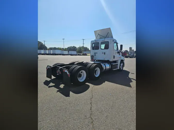 2018 FREIGHTLINER/MERCEDES CASCADIA 125