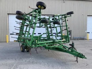 2010 John Deere 2210