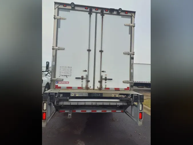 2016 FREIGHTLINER/MERCEDES M2 106