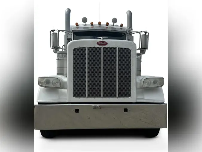 2015 Peterbilt 389