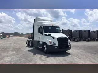 2020 Freightliner Cascadia 126