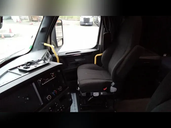 2023 Freightliner Cascadia 126
