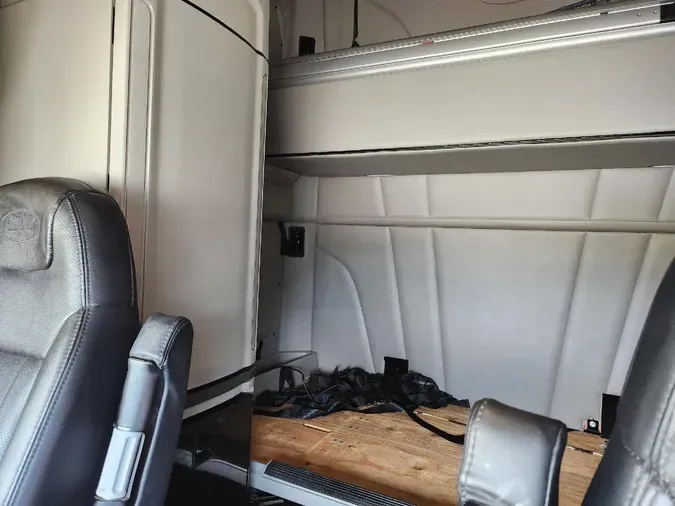 2022 PETERBILT 579