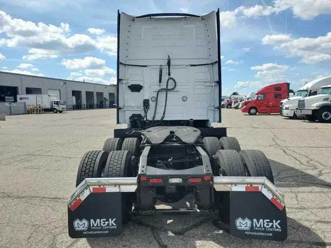 2023 VOLVO VNL64T860