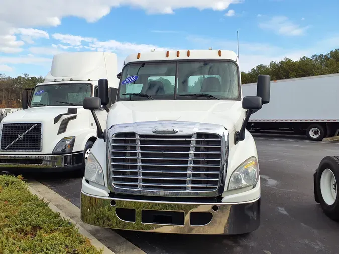 2016 FREIGHTLINER/MERCEDES CASCADIA 113