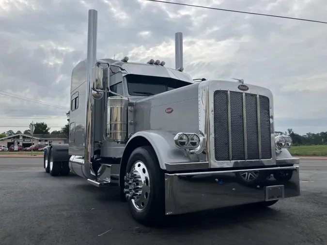 2023 Peterbilt 389775fb0710cecebc8e70ce806d47964c4