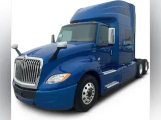 2022 International LT625