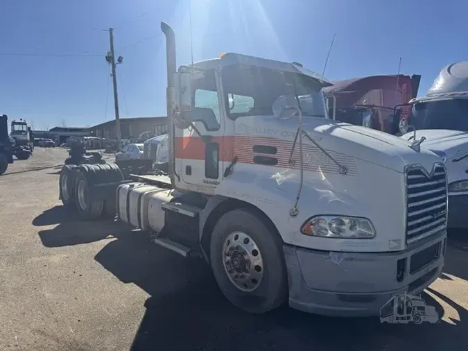 2017 MACK PINNACLE CXU613776a1adca0a6b76a8a41ee0d724b5f28